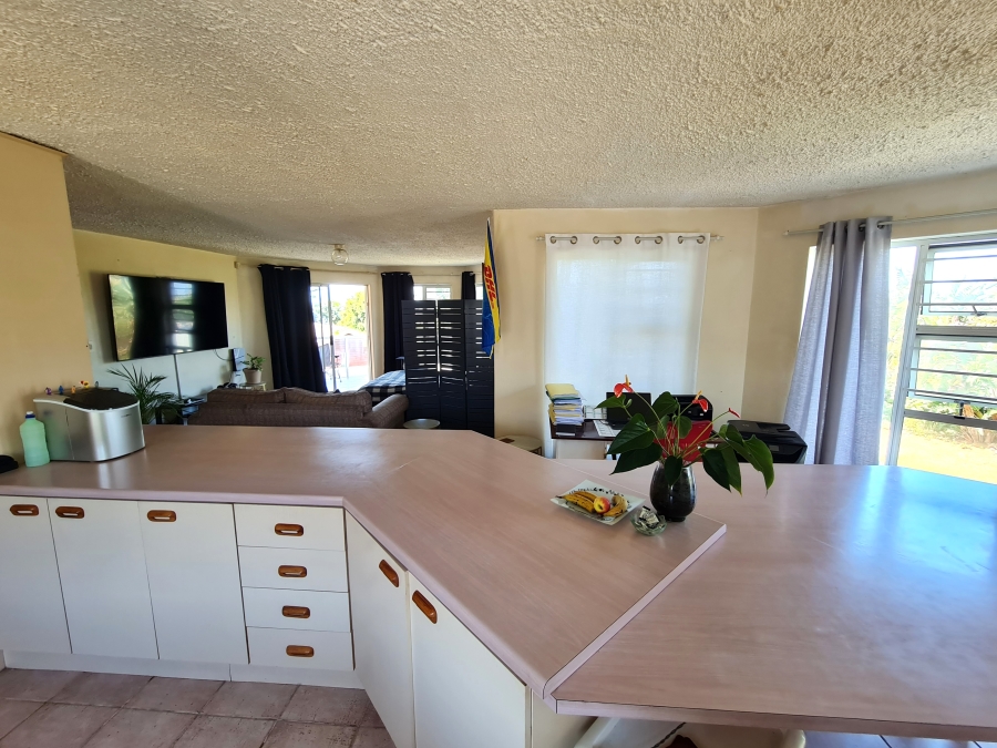 5 Bedroom Property for Sale in Wavecrest Eastern Cape